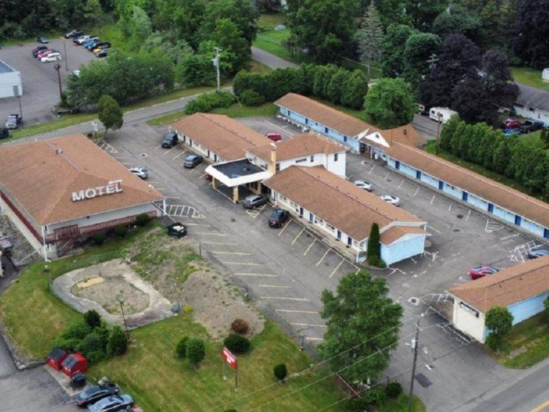 Parkway Inn Vestal Екстер'єр фото