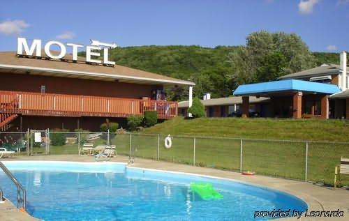 Parkway Inn Vestal Екстер'єр фото
