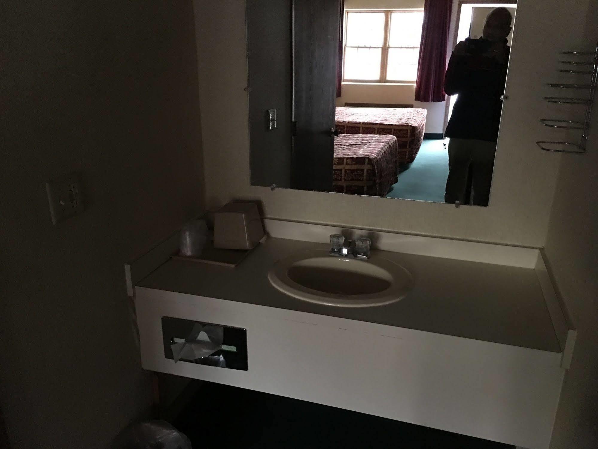 Parkway Inn Vestal Екстер'єр фото