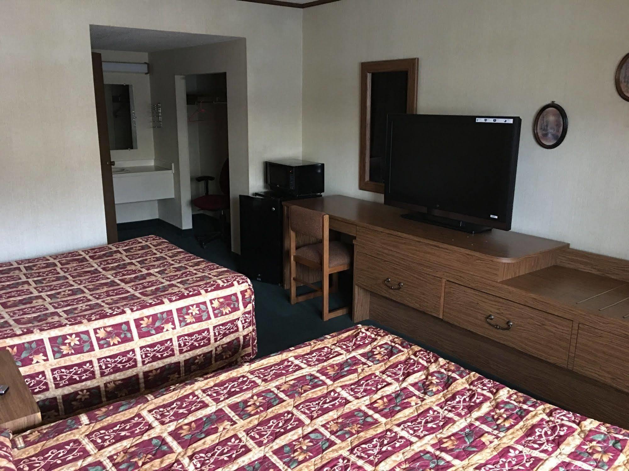 Parkway Inn Vestal Екстер'єр фото