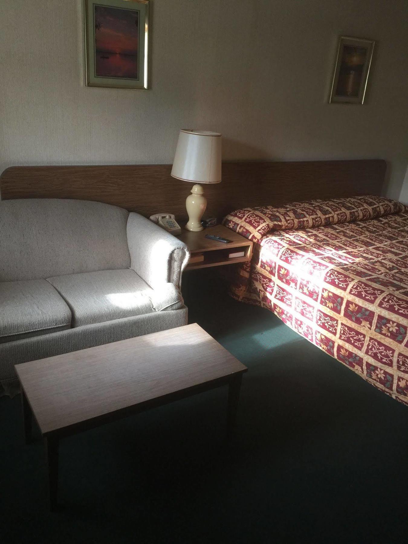 Parkway Inn Vestal Екстер'єр фото